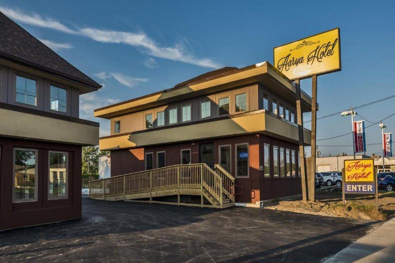 Aarya Hotel By Niagara Fashion Outlets Ниагарски водопад Екстериор снимка