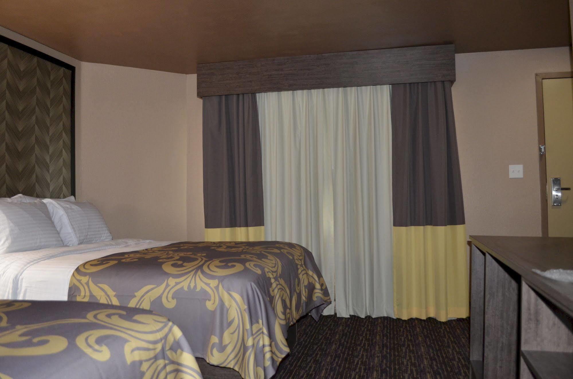 Aarya Hotel By Niagara Fashion Outlets Ниагарски водопад Екстериор снимка
