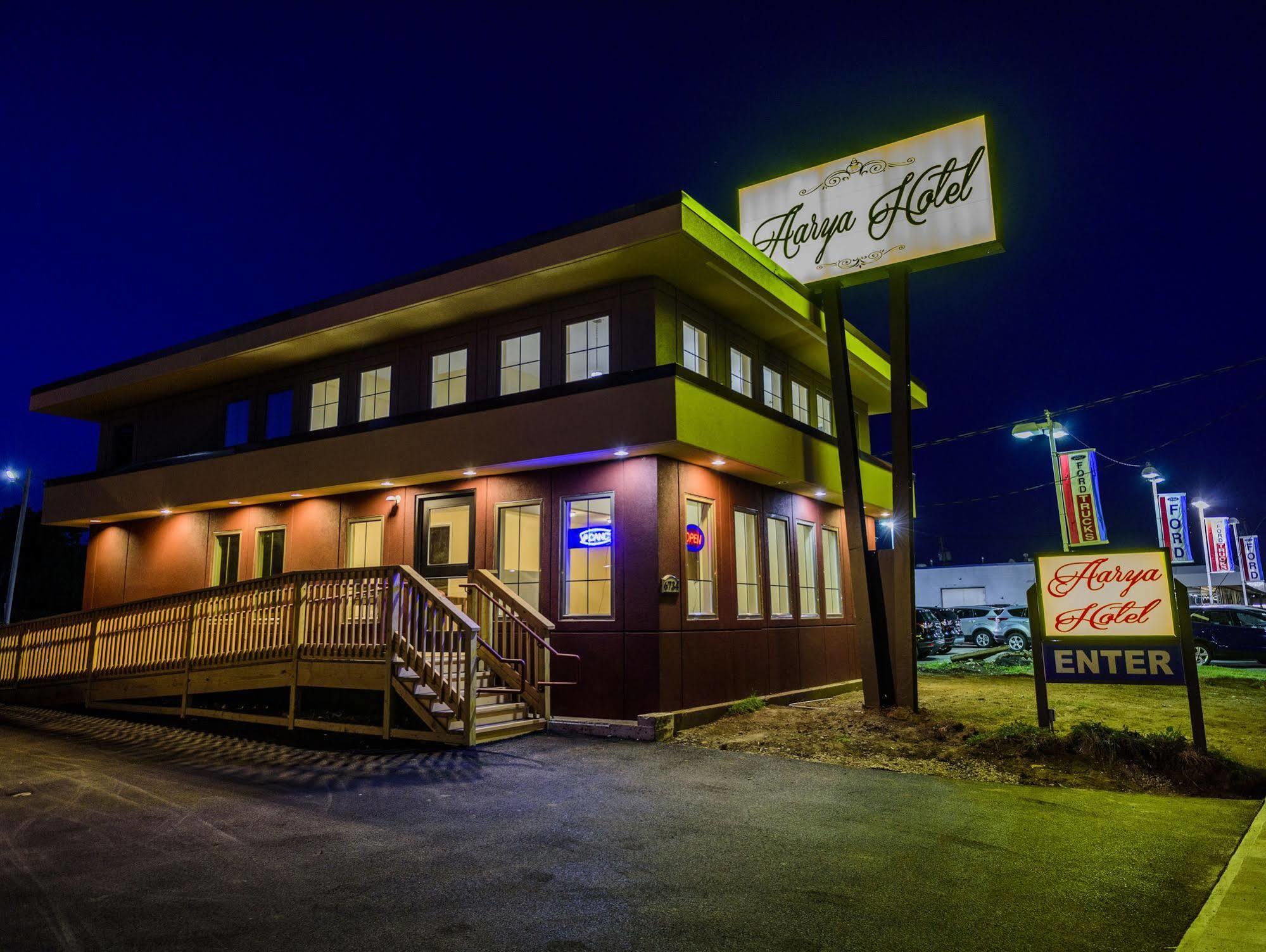 Aarya Hotel By Niagara Fashion Outlets Ниагарски водопад Екстериор снимка