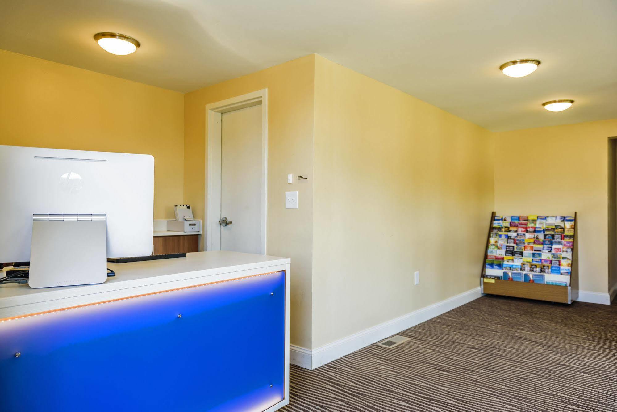 Aarya Hotel By Niagara Fashion Outlets Ниагарски водопад Екстериор снимка