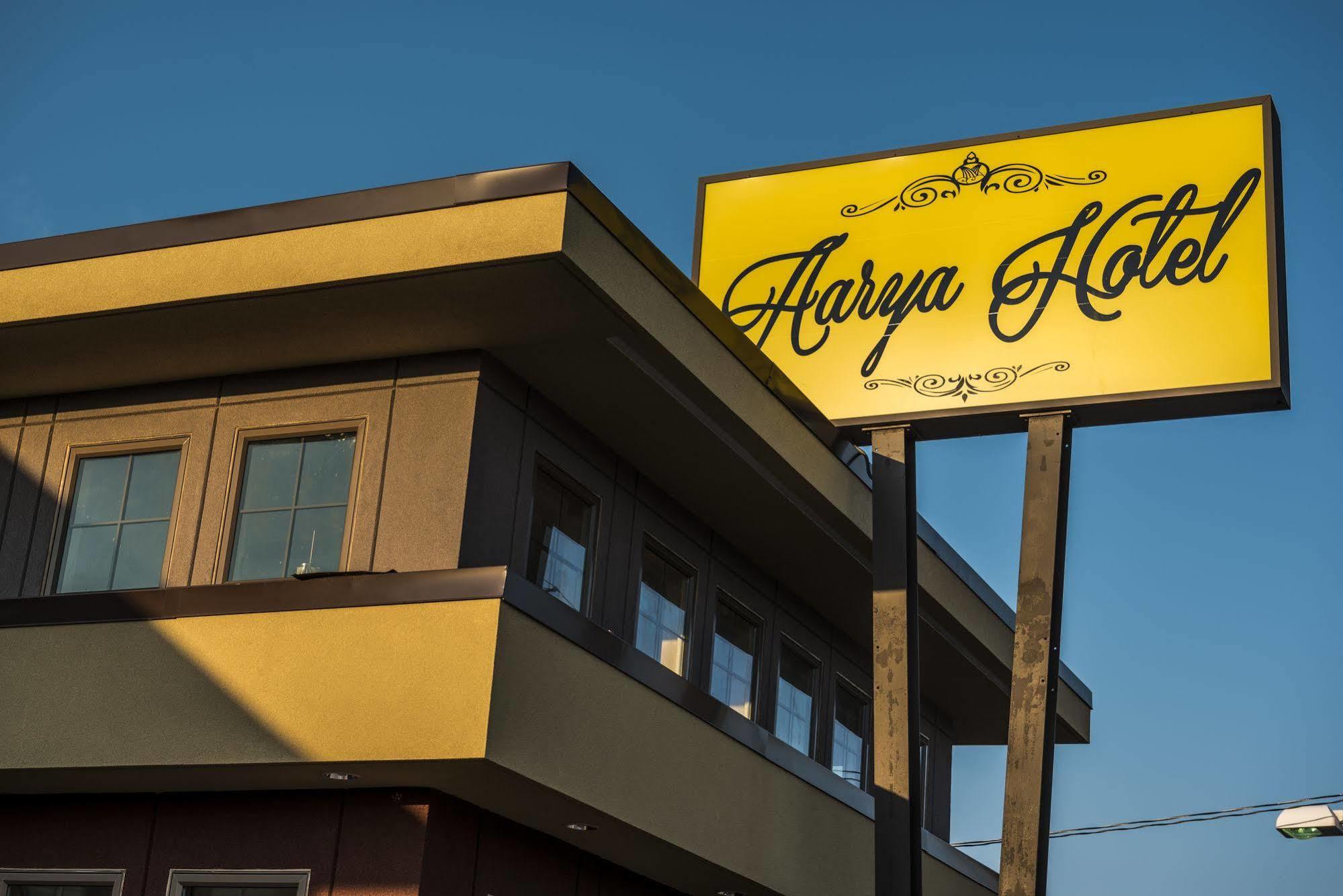 Aarya Hotel By Niagara Fashion Outlets Ниагарски водопад Екстериор снимка